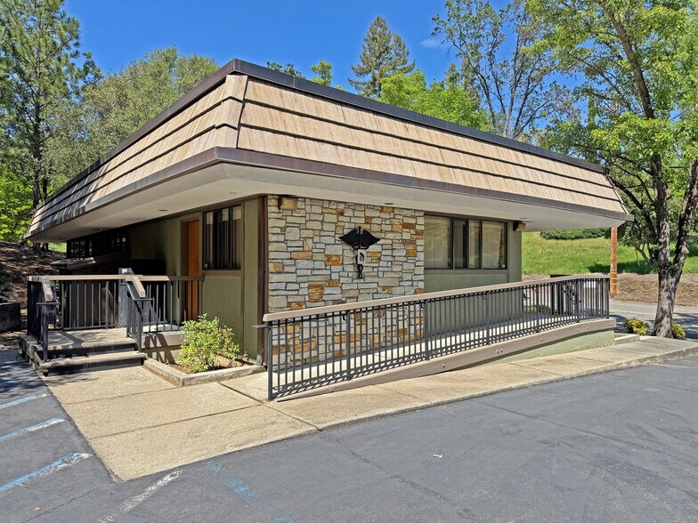 Primary Photo Of 2916 Tunnel St, Placerville Medical For Lease