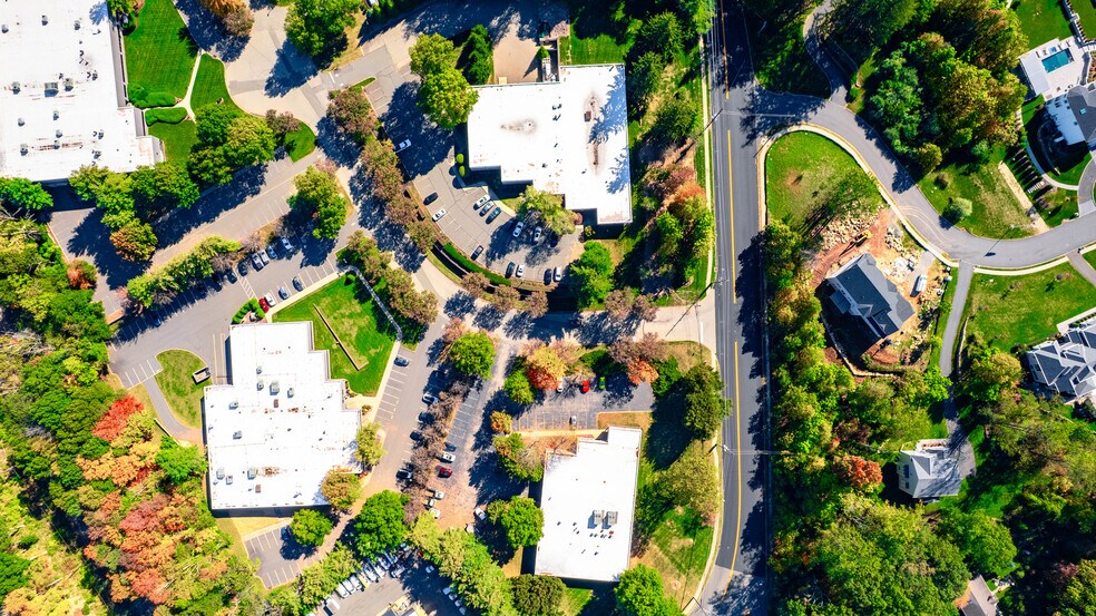 More Photos Of 2 Stewart Ct, Denville Flex For Sale