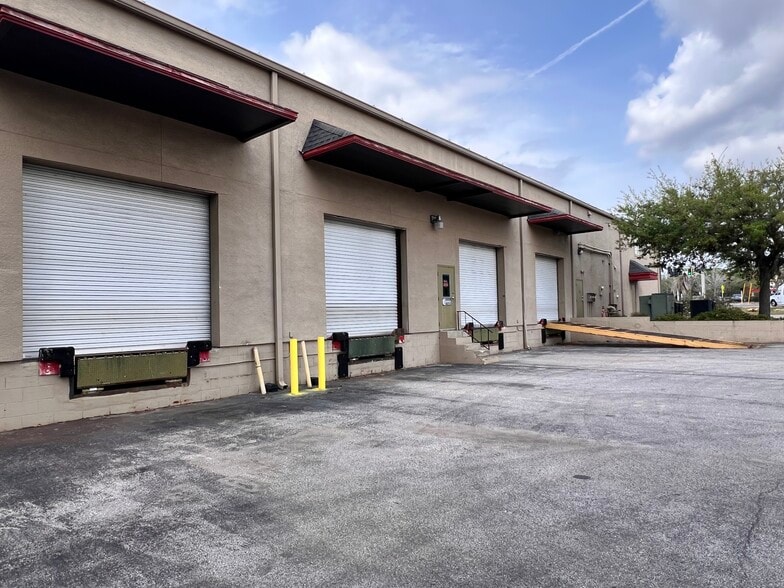 More Photos Of 500 W Orange Blossom Trl, Apopka Manufacturing For Lease