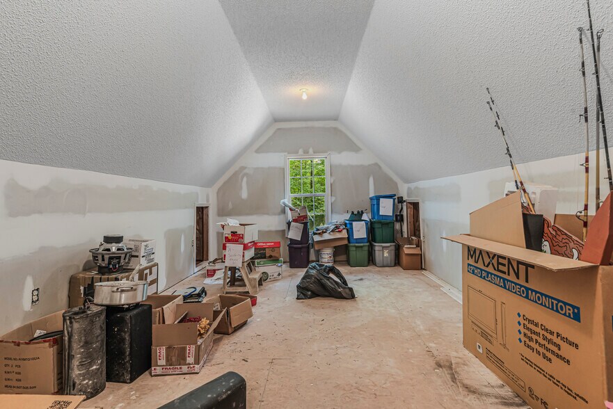 More Photos Of 170 St Gabriel Way, Fayetteville Light Manufacturing For Sale