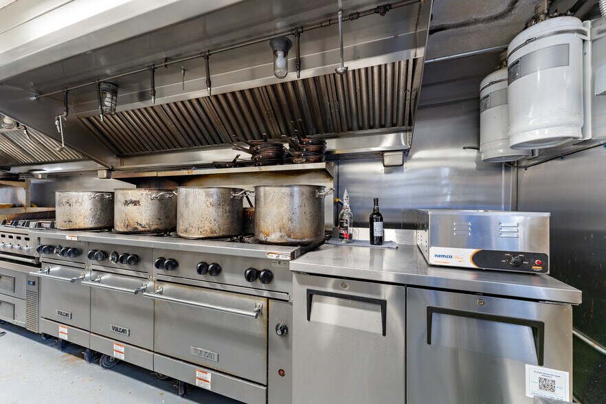 More Photos Of 4305 Portage St NW, Canton Restaurant For Sale