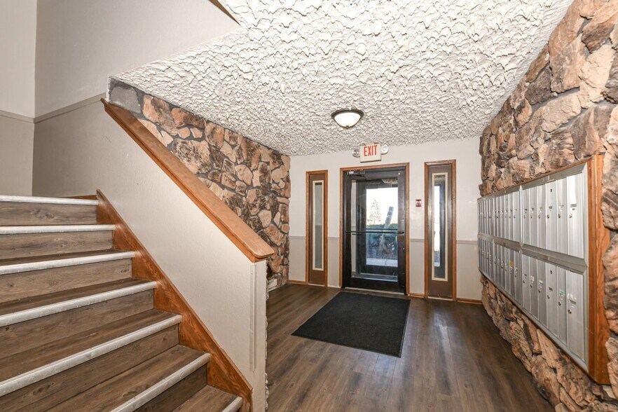 More Photos Of 11513 Brown Deer Rd W, Milwaukee Apartments For Sale