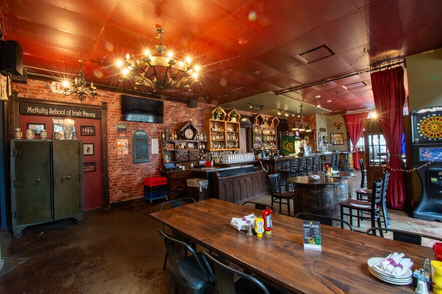 More Photos Of 28-42 W New York St, Aurora General Retail For Sale