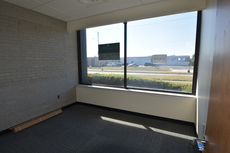More Photos Of 2328 Stanley ave, Dayton Light Manufacturing For Lease