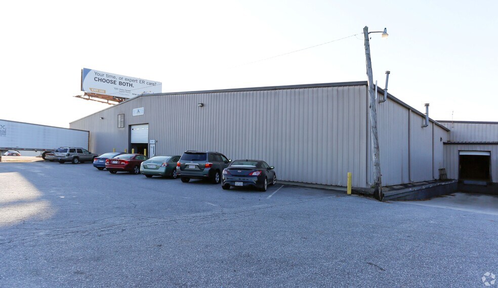 More Photos Of 1904 Weinig St, Statesville Unknown For Lease