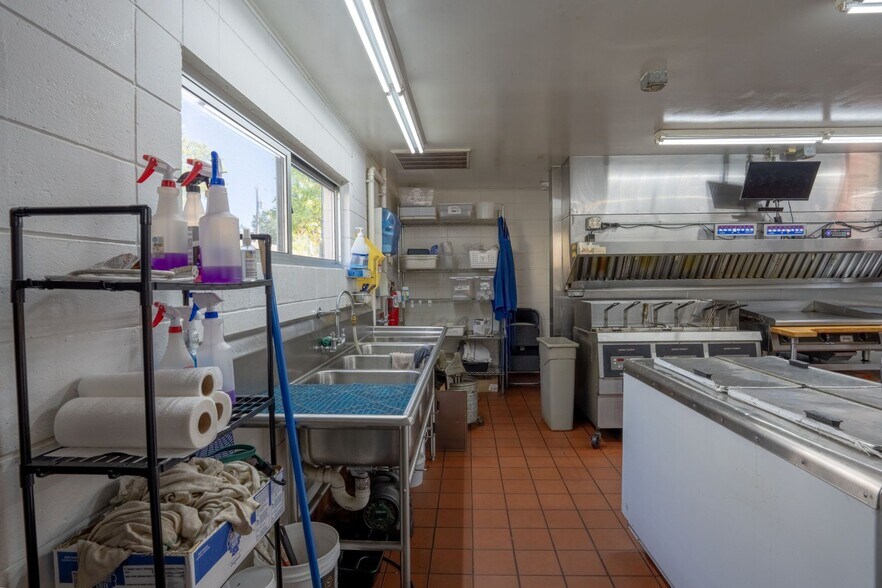 More Photos Of 514 S Water St, Sparta Fast Food For Sale