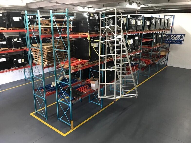 More Photos Of 2740-2764 NW 112th Ave, Doral Warehouse For Lease