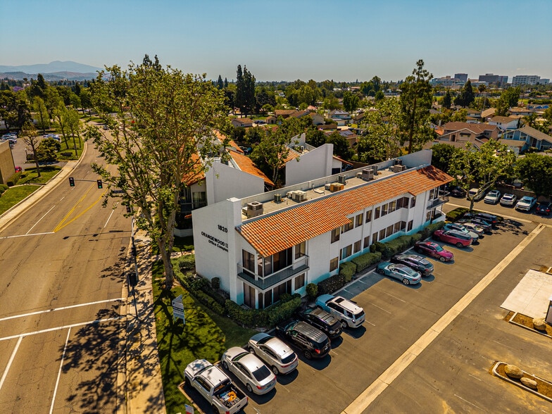 More Photos Of 1820 W Orangewood Ave, Orange Office For Lease