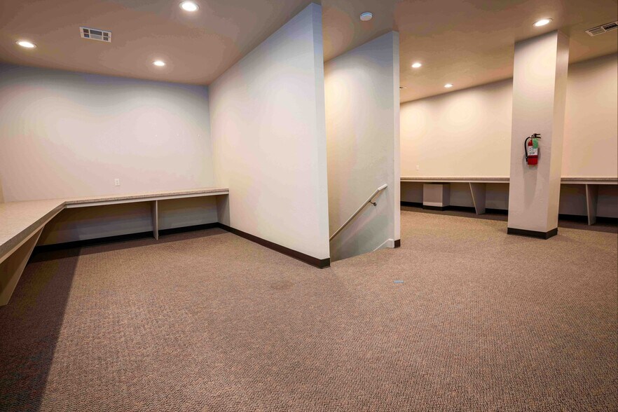 More Photos Of 908 SW 107th St, Oklahoma City Medical For Lease