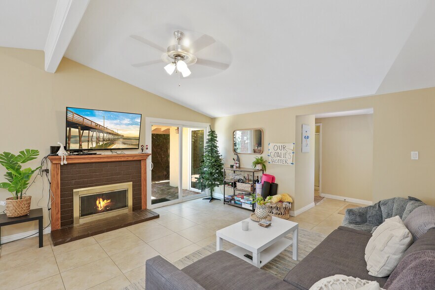 More Photos Of 1139 W Sycamore Ave, Orange Multifamily For Sale