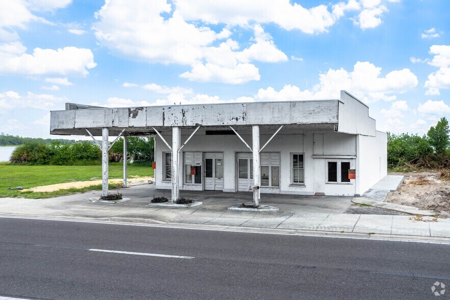 More Photos Of 1300 S Lake Shore Way, Lake Alfred Freestanding For Sale