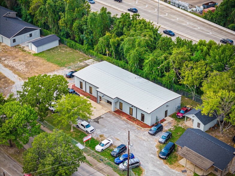 More Photos Of 11950 Alief Clodine Rd, Houston Light Distribution For Lease