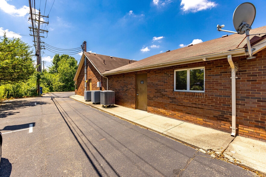 More Photos Of 5850 Boymel Dr, Fairfield Medical For Sale