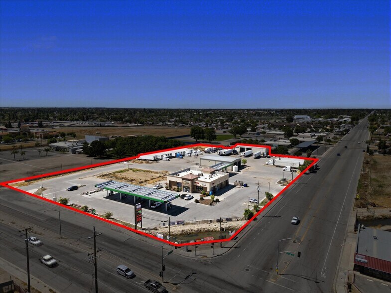 More Photos Of 2201 S Union Ave, Bakersfield Truck Stop For Sale