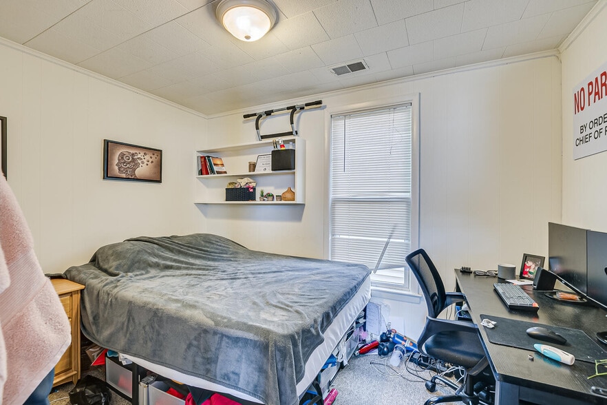 More Photos Of 173 Hamilton St, New Brunswick Specialty For Sale