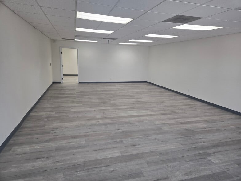 More Photos Of 721 W Whittier Blvd, La Habra Office For Sale