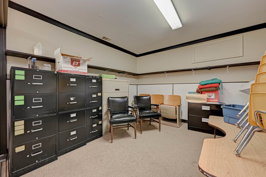 More Photos Of 3402 Amanda Ln, Houston Flex For Sale