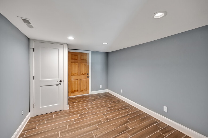 More Photos Of 1015 Ellis Rd, Durham Light Manufacturing For Sale