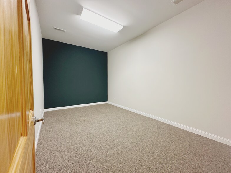 More Photos Of 1246 Old State Route 74, Batavia Storefront Retail Office For Lease