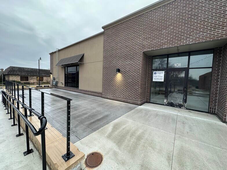More Photos Of 101 S Main St, Le Sueur Storefront For Lease