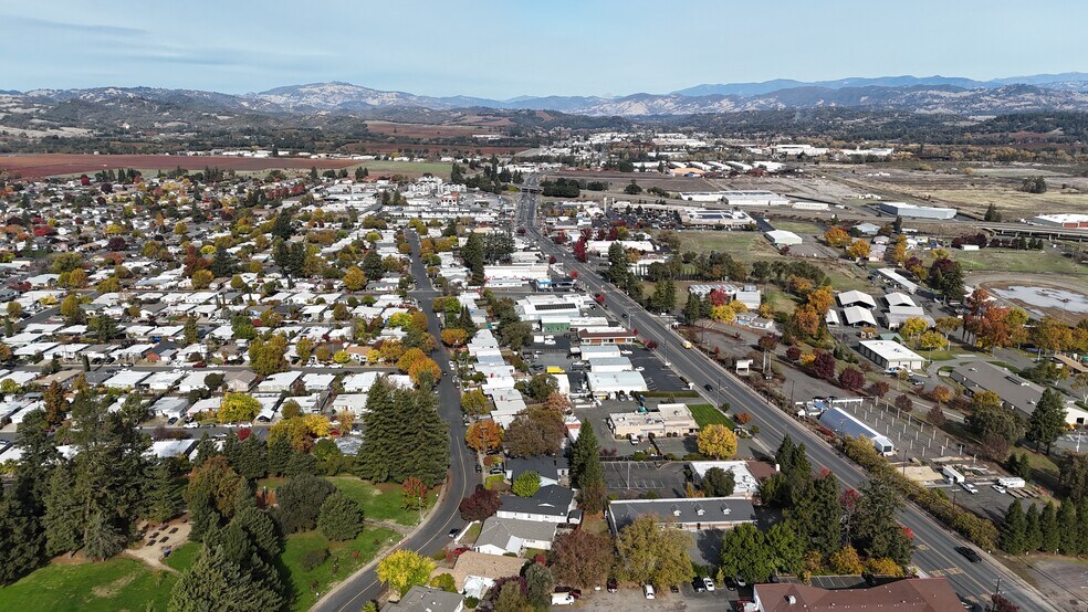 More Photos Of 1040 N State St, Ukiah Storefront Retail Office For Sale