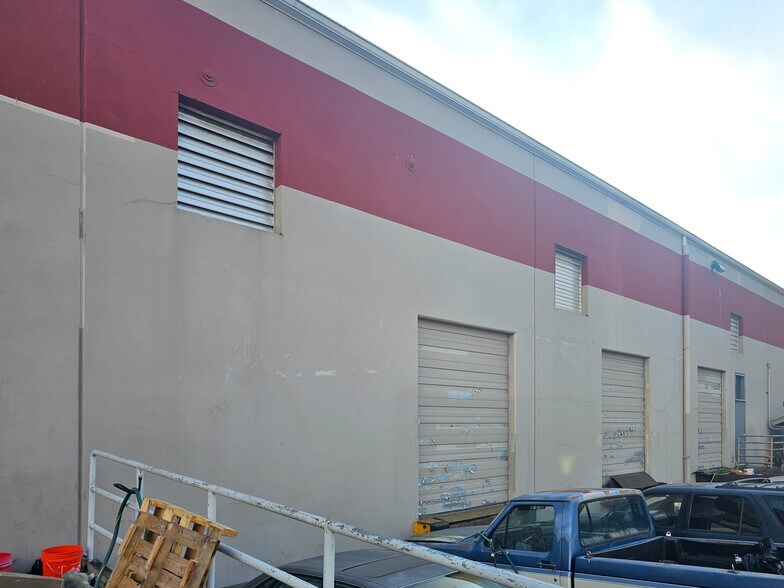 More Photos Of 19355 SW Teton Ave, Tualatin Manufacturing For Sale