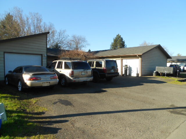 Primary Photo Of 1833 NE Barberry Dr, Hillsboro Multifamily For Sale