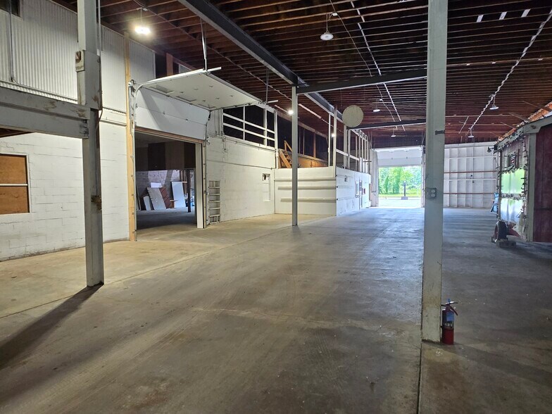 More Photos Of 9170 Transit Rd, East Amherst Warehouse For Sale