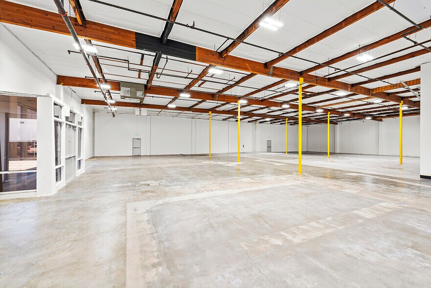 More Photos Of 3700 W Warner Ave, Santa Ana Warehouse For Lease