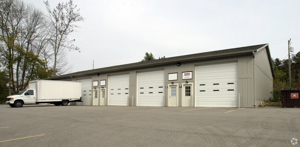 More Photos Of 8150 E Fulton St, Ada Flex For Lease