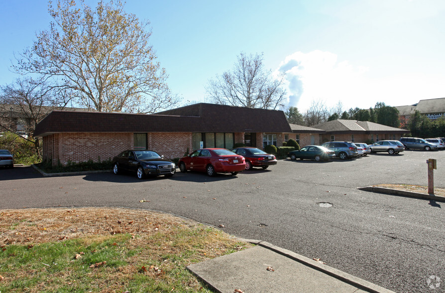 Primary Photo Of 1630 E High St, Pottstown Medical For Lease