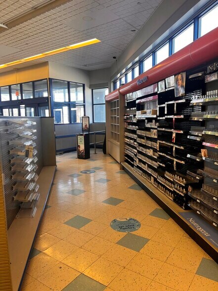 More Photos Of 5005 W Overland Rd, Boise Freestanding For Lease