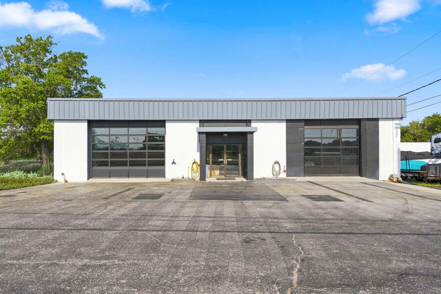 More Photos Of 5601 S Campbell Ave, Springfield General Retail For Sale