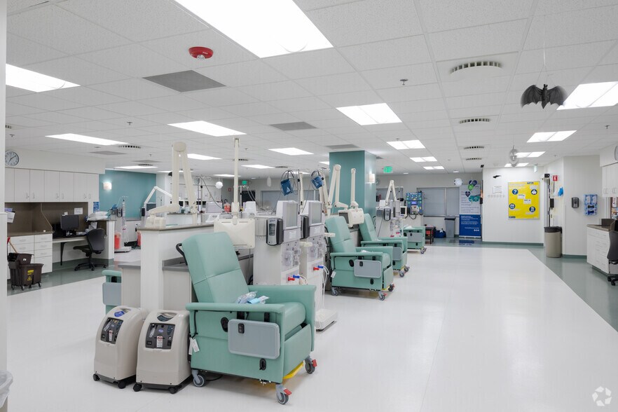 More Photos Of 750 W Hampden Ave, Englewood Unknown For Lease