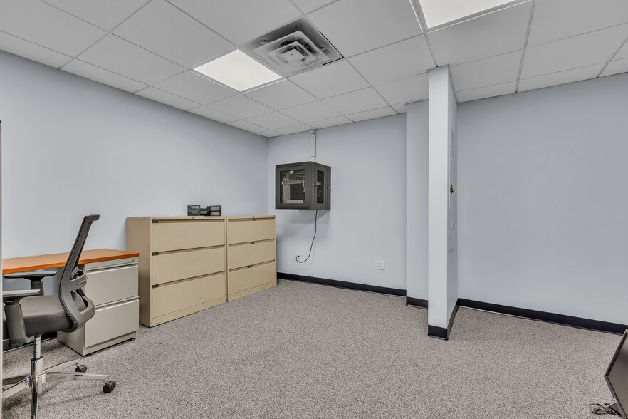 More Photos Of 1 Stone Pl, Bronxville Office For Lease