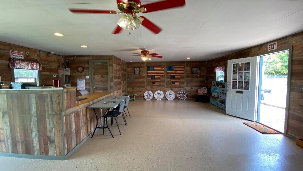 More Photos Of 206 Service Rd, Parksville Office For Sale