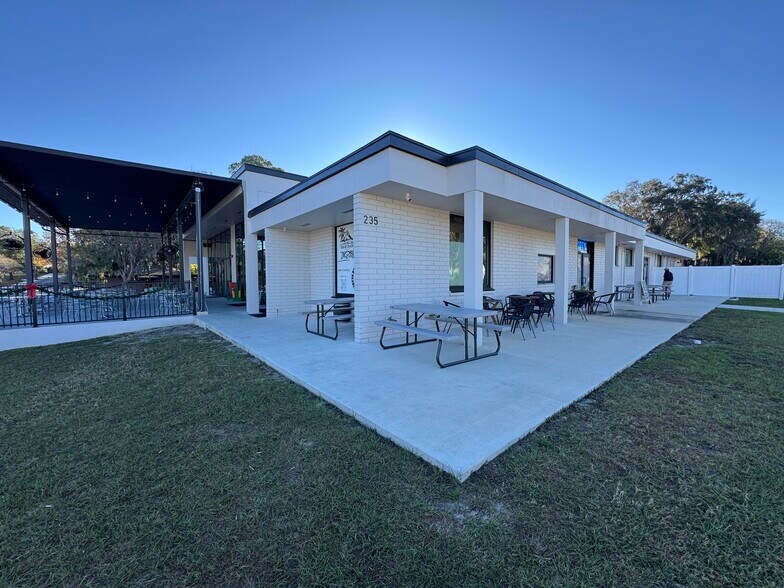 More Photos Of 235 NE Watula Ave, Ocala Restaurant For Sale