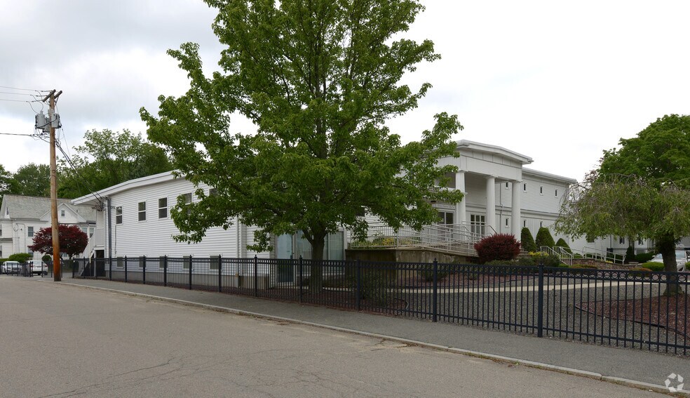 More Photos Of 1351 Main St, Brockton Medical For Lease