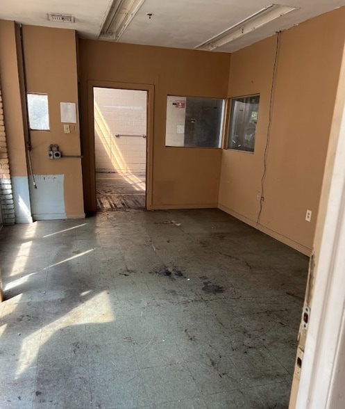More Photos Of 342 US Highway 22, Green Brook Warehouse For Lease