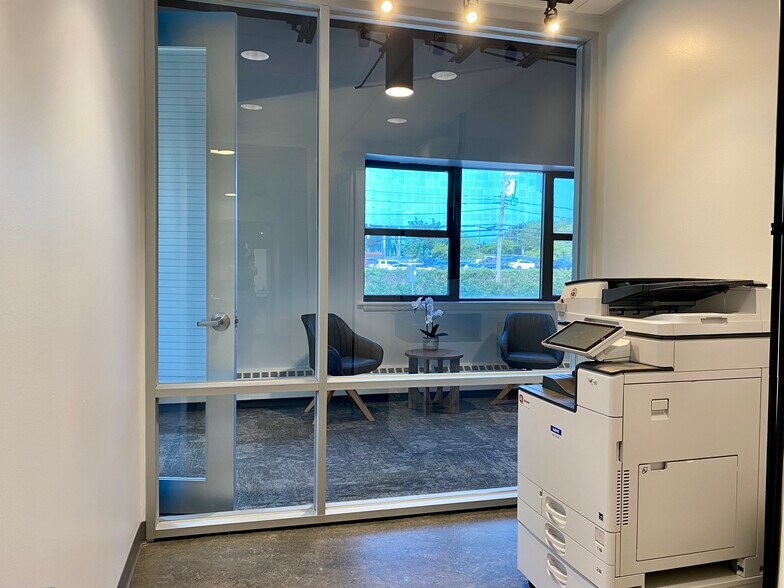 More Photos Of 1965 Greenspring Dr, Lutherville Timonium Medical For Lease