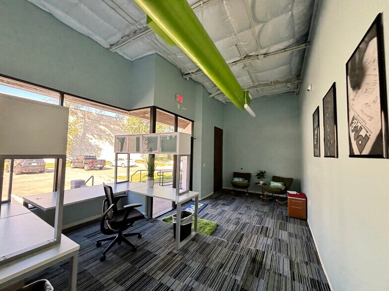 More Photos Of 6801 Portwest Dr, Houston Flex For Lease