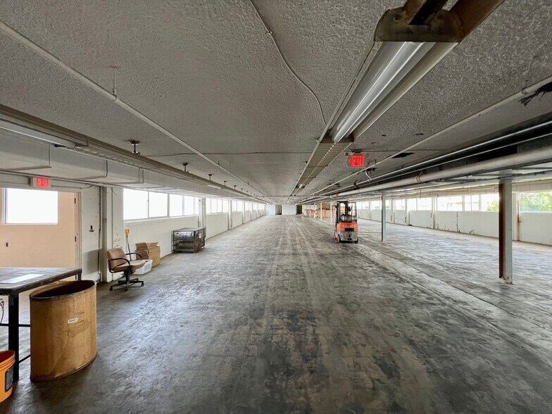 More Photos Of 7820 Reading Rd, Cincinnati Warehouse For Lease