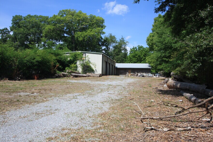 More Photos Of 64 Waddell Cir, Aragon Industrial For Sale