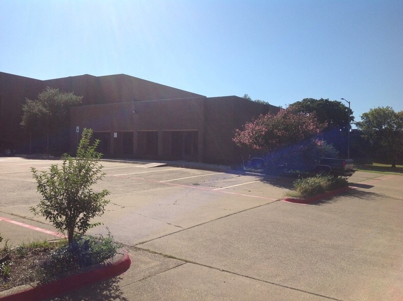 More Photos Of 101 E Randol Mill Rd, Arlington Office For Lease