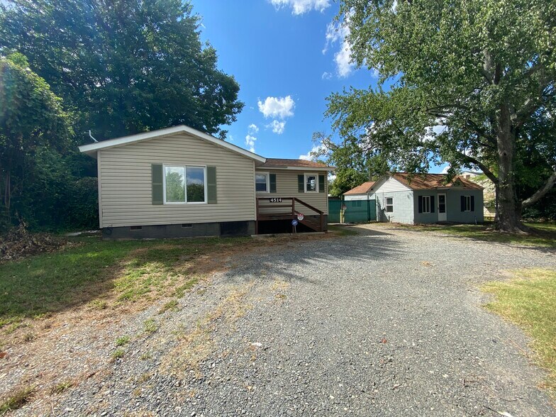 More Photos Of 4514 Old Pineville Rd, Charlotte Office For Lease