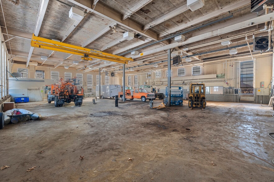 More Photos Of 251 Freestone Ave, Portland Manufacturing For Sale