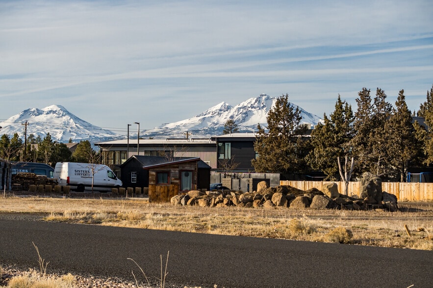 More Photos Of 1092 Jantzen Ln, Sisters Land For Sale