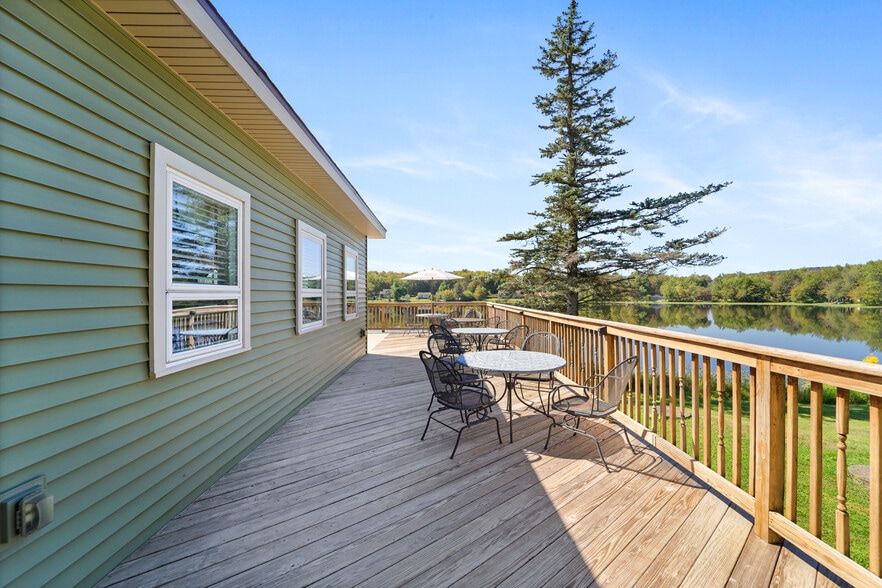 More Photos Of 60 Lake Lorain Rd, Poyntelle Restaurant For Sale