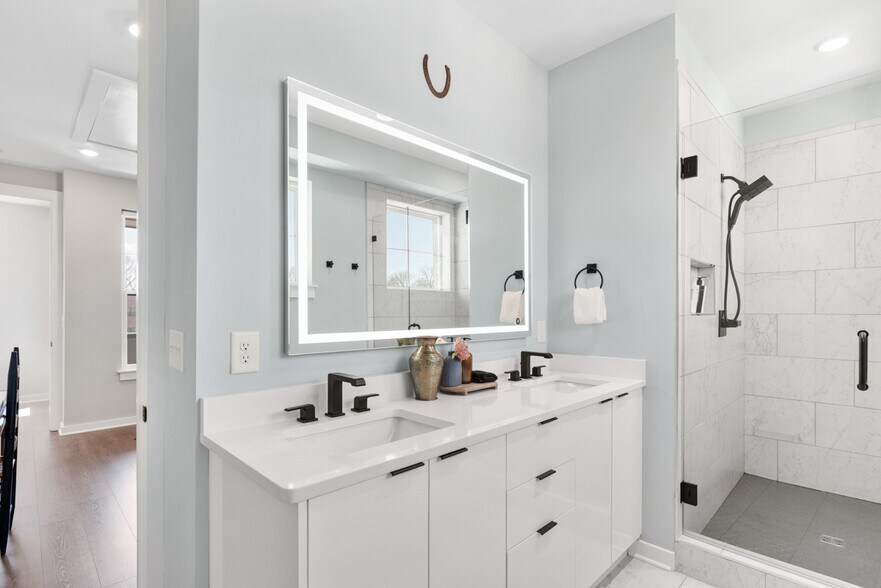 More Photos Of 1233 Lischey Ave, Nashville Apartments For Sale