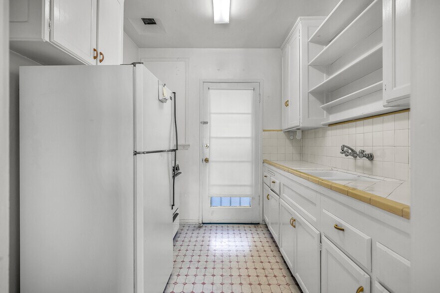 More Photos Of 2363 Torrance Blvd, Torrance Apartments For Sale